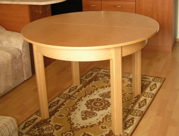 rozkl�dac� kulat� st�l